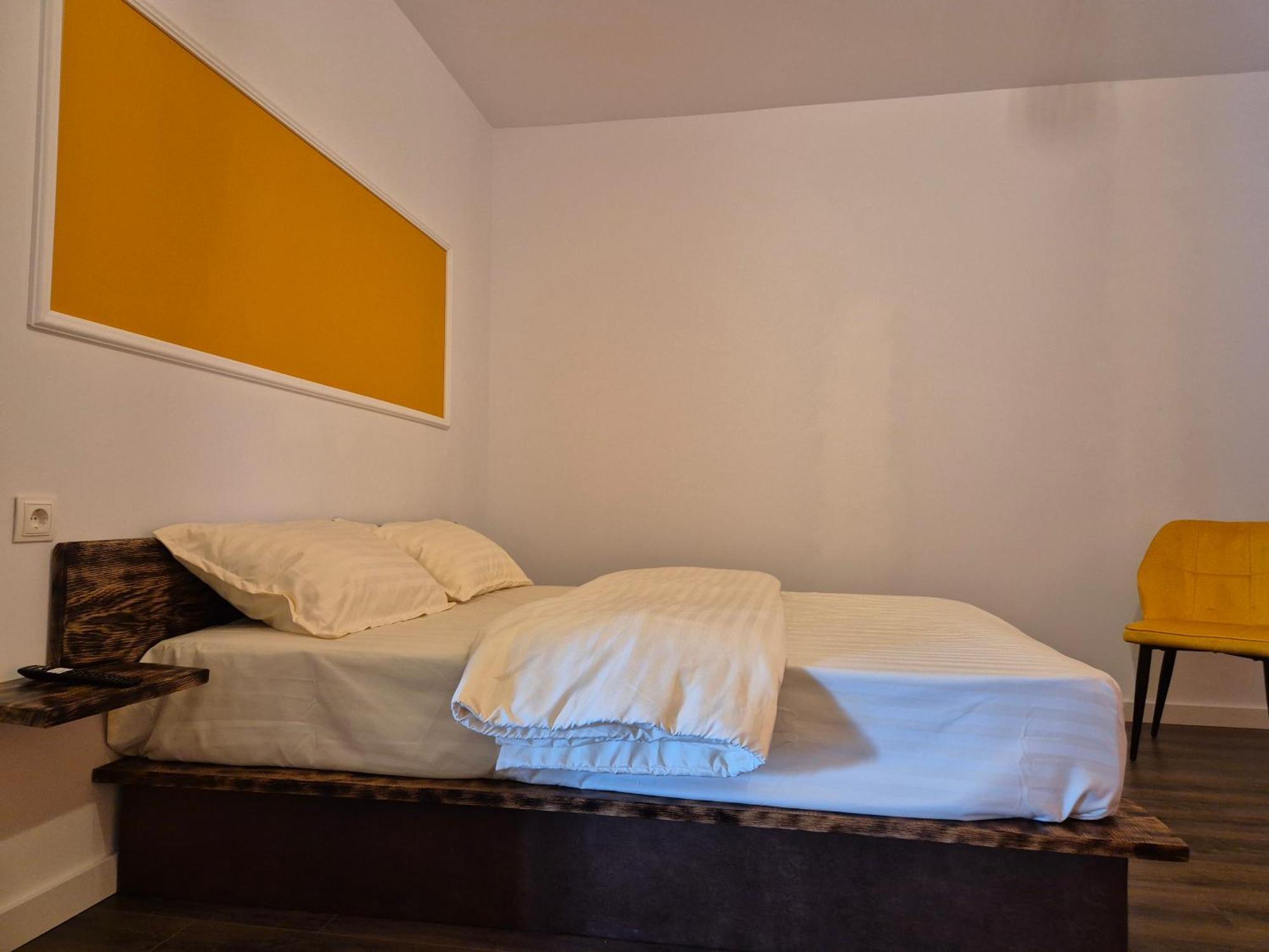 Homestay Roots Novaci-Straini