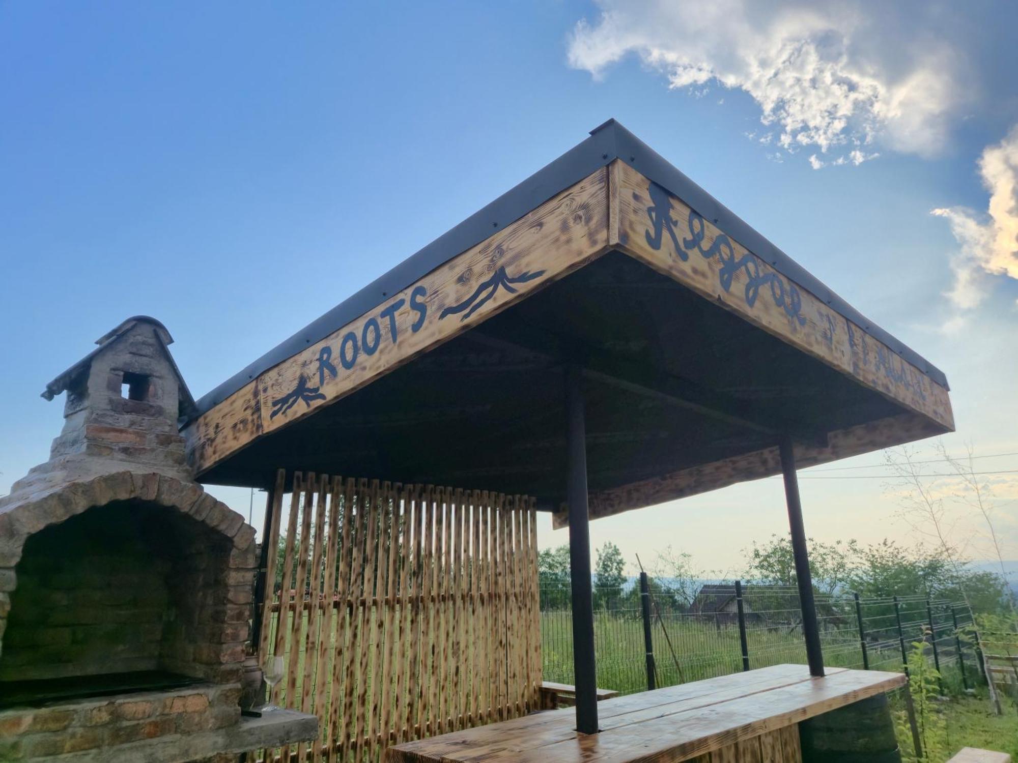 Homestay Roots Novaci-Straini